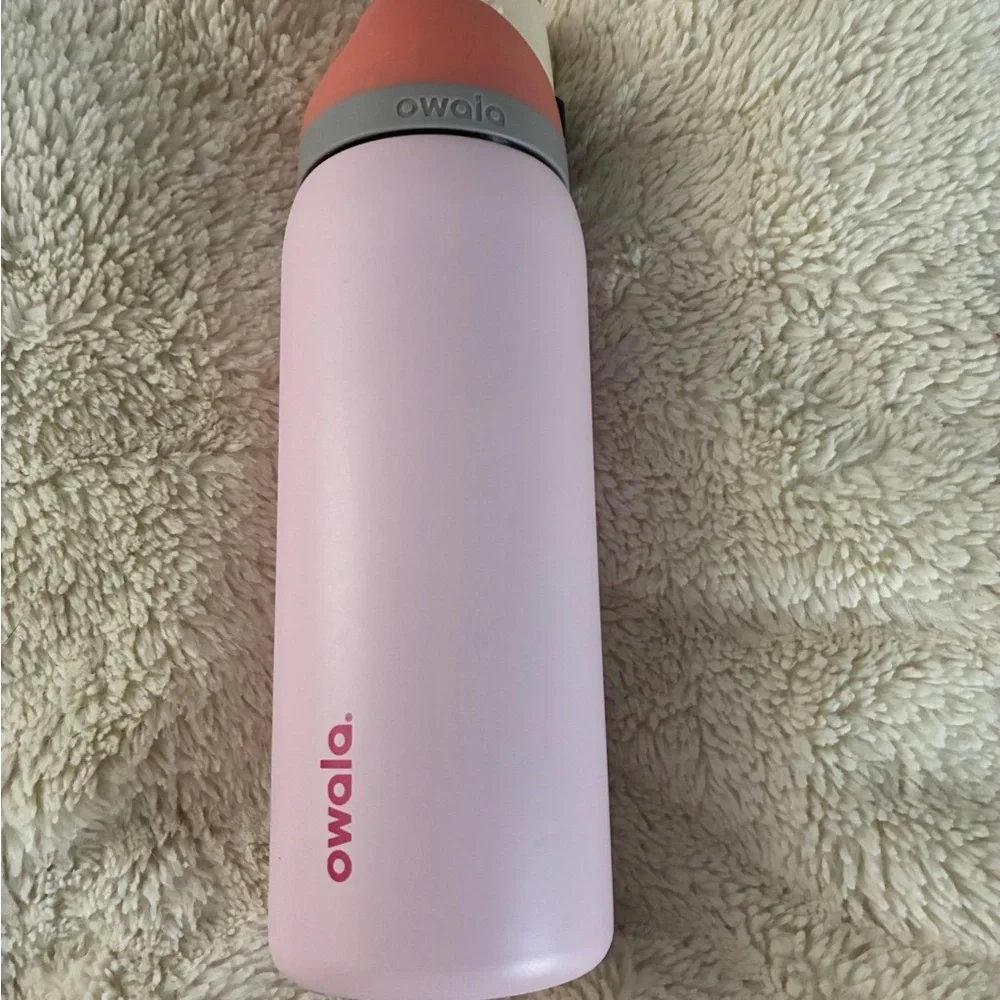Owala Pink Water Bottle 32 oz - Picture 2 of 5